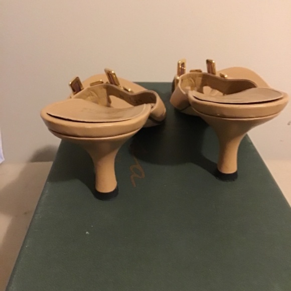 🔥🔥🔥SALE! STUART WEITZMAN, GREAT CONDITION, SIZE 8 MEDIUM, GORGEOUS SHOES 🔥🔥 - Picture 5 of 5